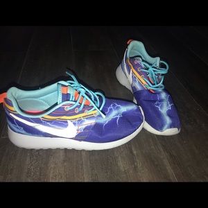 Lightning streak Nike roshes